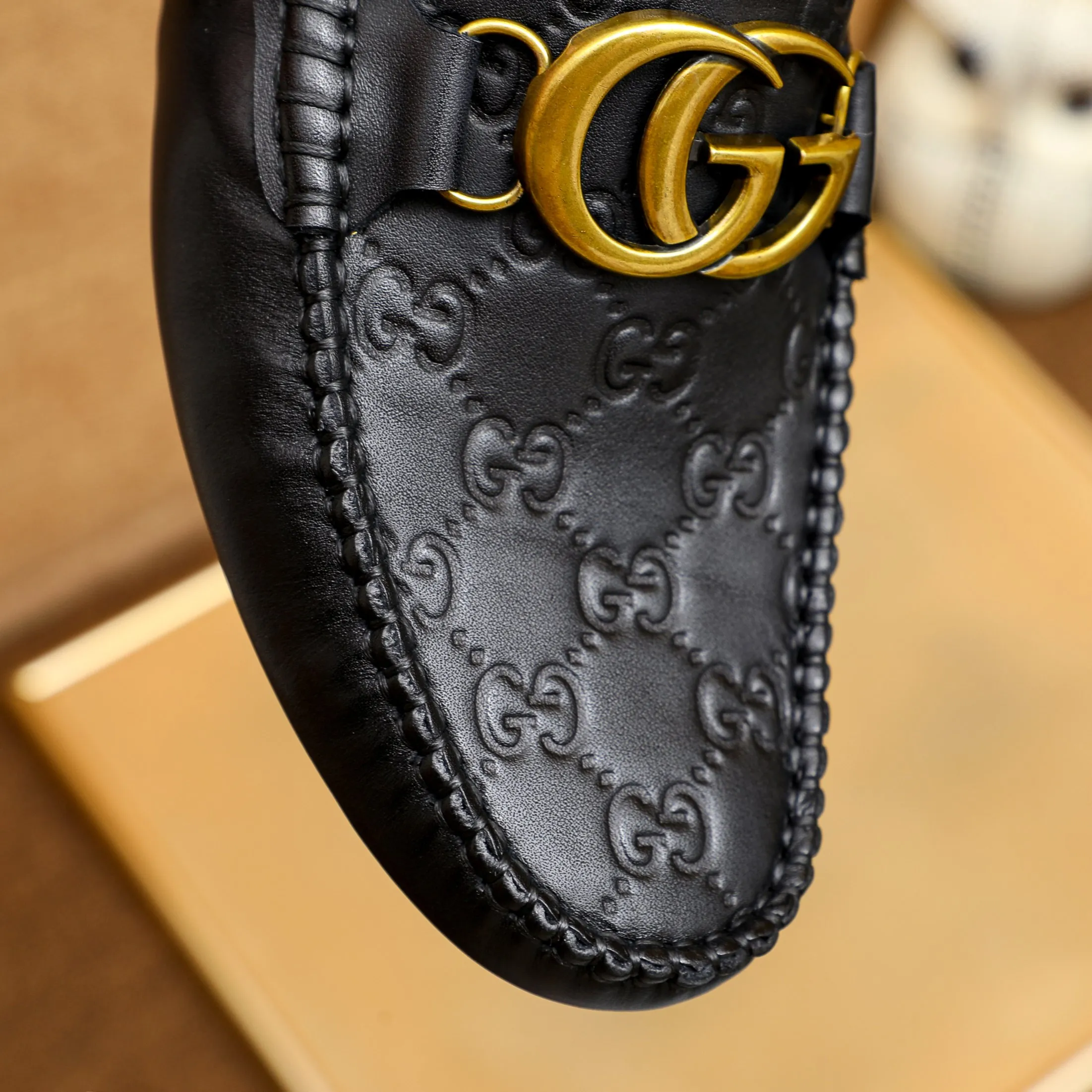 Factory price 380🕷🕷[GUCCI] Gucci's new men's fashion casual slip-on shoes🇨🇳Official website original 1:1 mold opening💯The first layer is made of Italian cowhide🎋🐷Leather lining, original quality, fine workmanship☘Rubber wear-resistant and non-slip outsole, comfortable to wear🌴High-end atmosphere, versatile style, worth owning🍉 Black optional! Code number 38-44 (45.46.47. Can be customized)